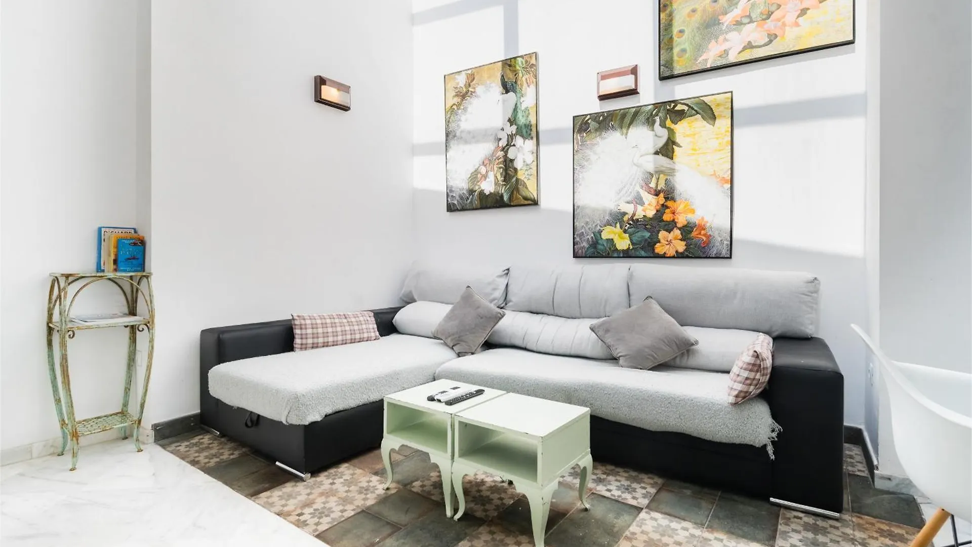 Penthouse Con Terraza- 2D 2B- Triana Apartment Seville