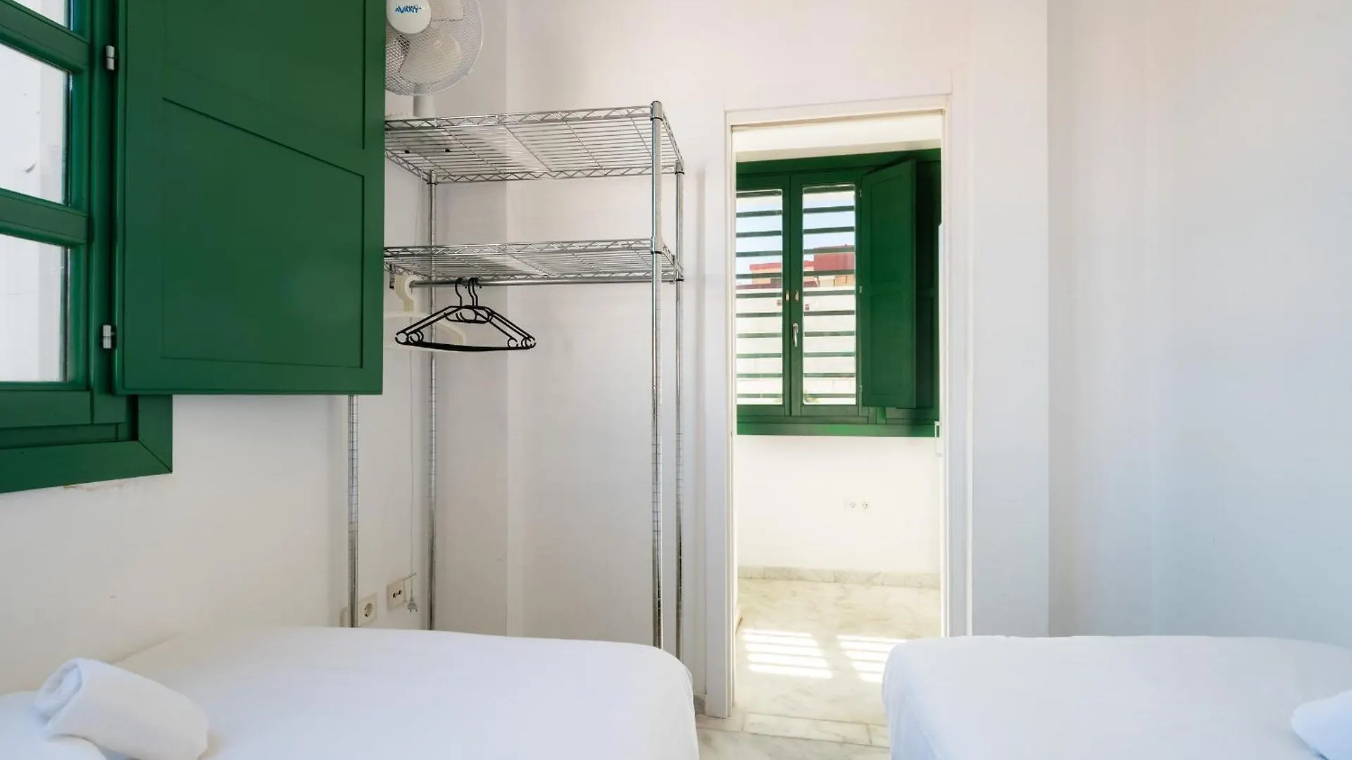 Penthouse Con Terraza- 2D 2B- Triana Apartment Seville
