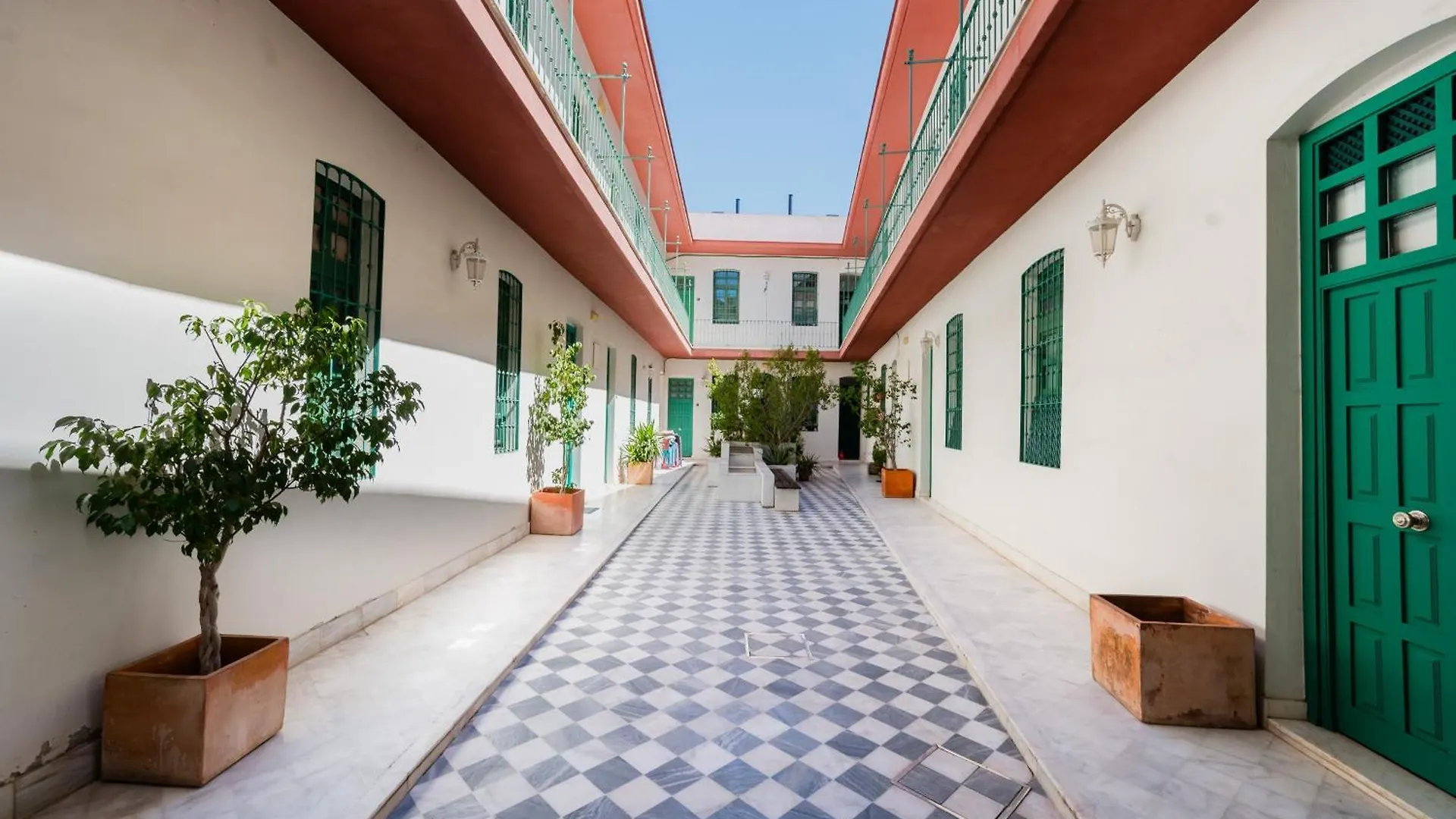 Penthouse Con Terraza- 2D 2B- Triana Apartment Seville