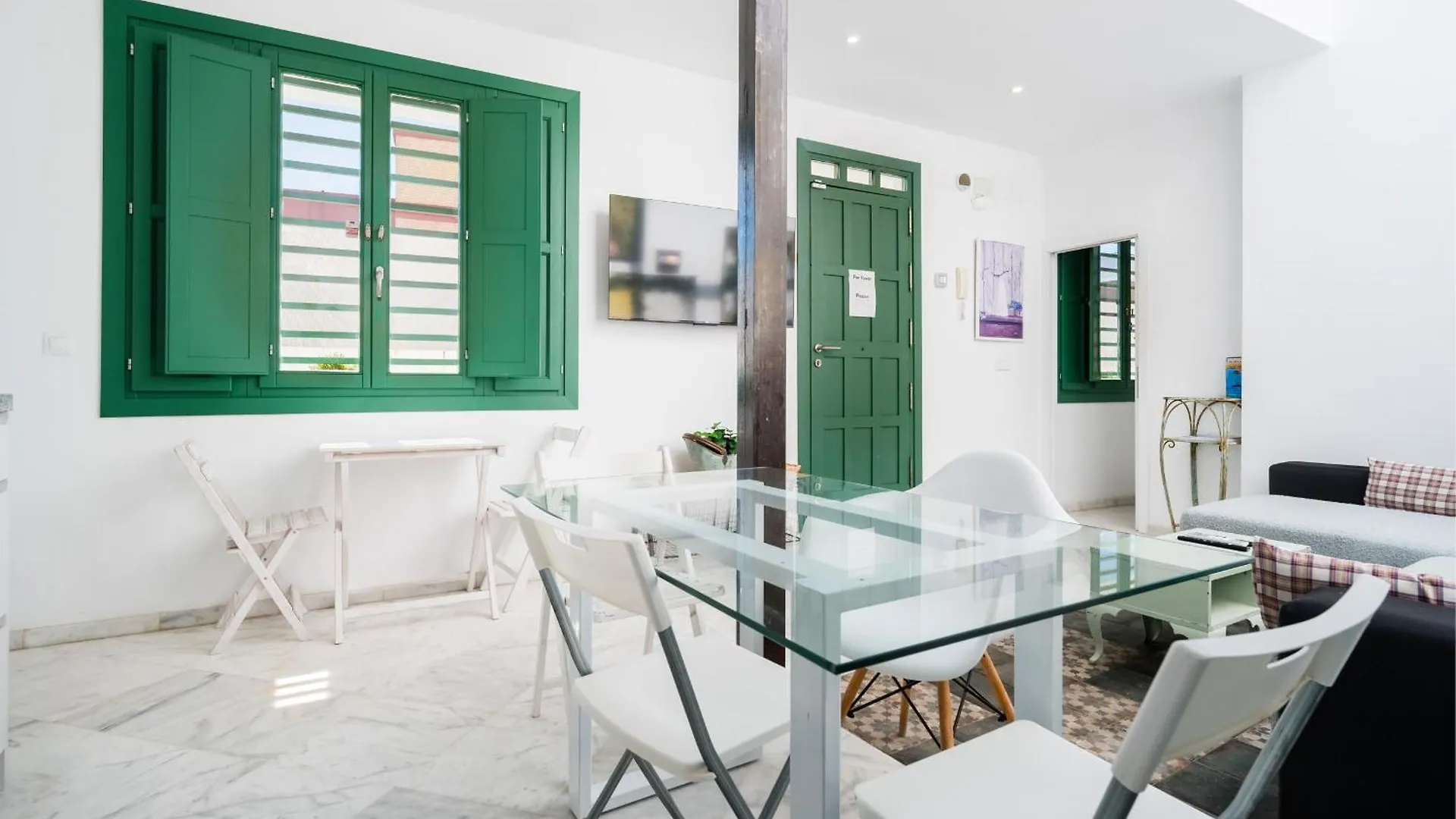 Penthouse Con Terraza- 2D 2B- Triana Apartment Seville