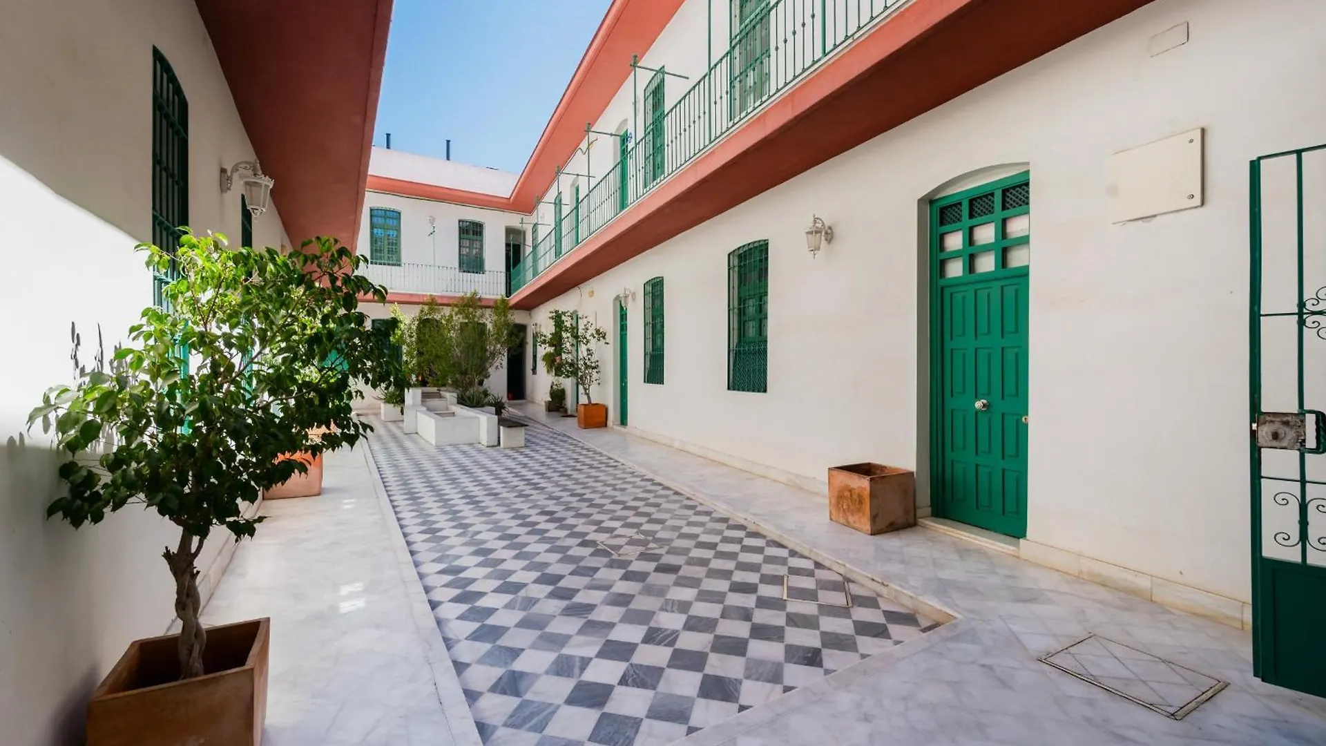 Penthouse Con Terraza- 2D 2B- Triana Apartment Seville Spain